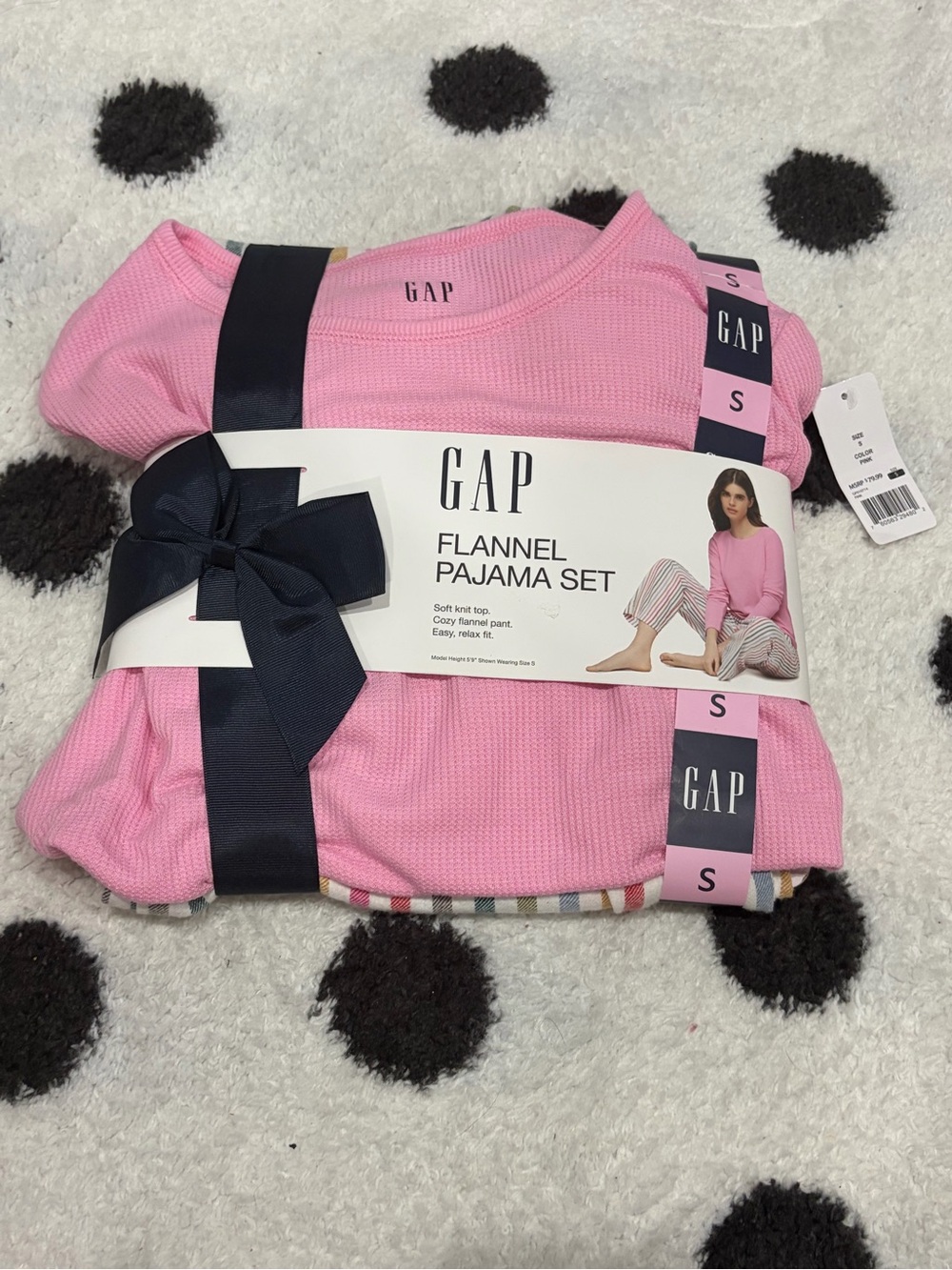GAP Pink Flannel Pajama Set - Women's Cozy Two-Piece